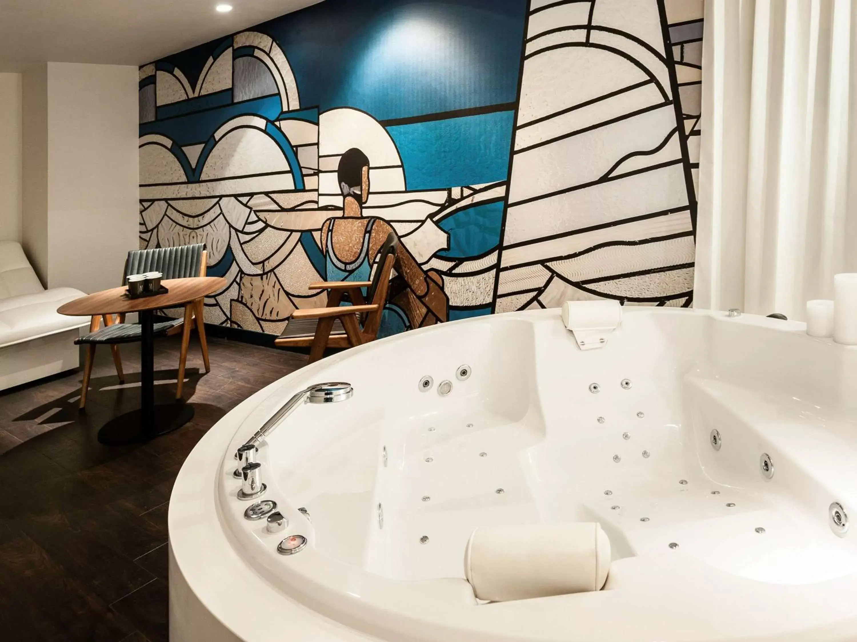 Spa and wellness centre/facilities in Molitor Hotel & Spa Paris - MGallery Collection